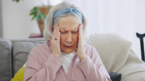 Kopfschmerzen,-Stress-Und-Ruhestand-Mit-Einem-Senior