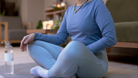 Brust,-Yoga-Und-Personenatmung