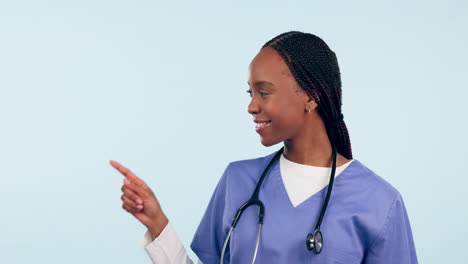 Mujer-Negra-Feliz,-Doctora-Y-Señalando-Con-Los-Pulgares