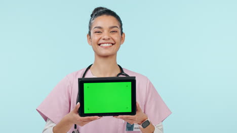 Doctor,-woman-and-tablet-green-screen