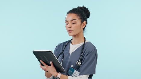 Woman,-doctor-and-tablet-in-research