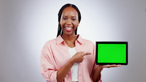 Woman,-presentation-and-tablet-green-screen