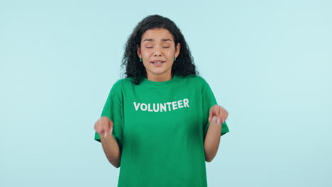 Volunteer,-fingers-crossed