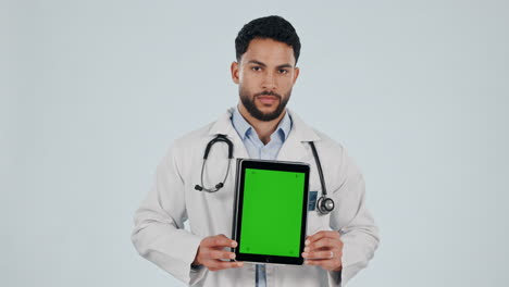 Doctor,-tablet-and-green-screen-presentation