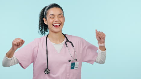 Danza,-Enfermera-O-Mujer-Feliz-En-El-Estudio