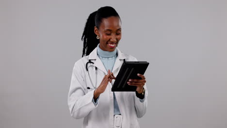 Doctor,-woman-and-tablet-for-medical-planning