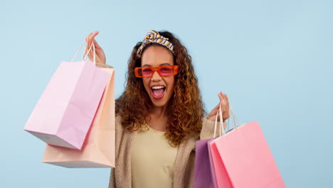 Woman,-shopping-bag-and-happy-customer