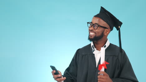Graduado,-Selfie-Y-Certificado-De-Negro-Feliz.