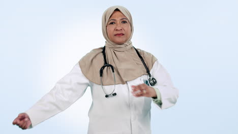 Medical-doctor,-serious-muslim-woman