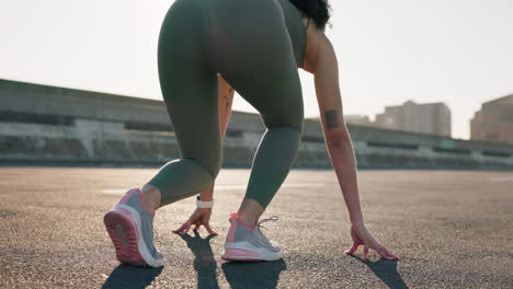 Woman,-legs-and-start-on-road-for-running
