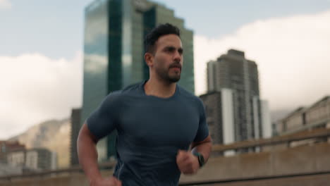Correr,-Fitness-Y-Hombre-En-La-Ciudad-En-La-Calle