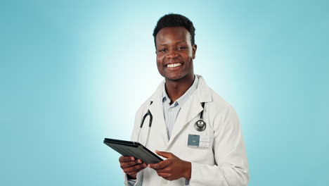 Hombre-Negro,-Médico-Y-Tableta-Con-Signo-Ok