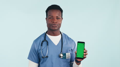 Enfermera,-Hombre-Negro-Mostrando-El-Teléfono