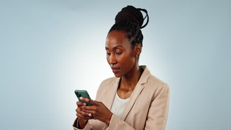 Teléfono,-Frustración-Y-Mujer-Negra-En-Un-Estudio.