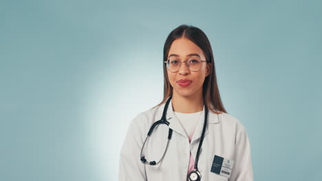 Frau,-Ärztin-Zeigt-Auf-Werbepräsentation