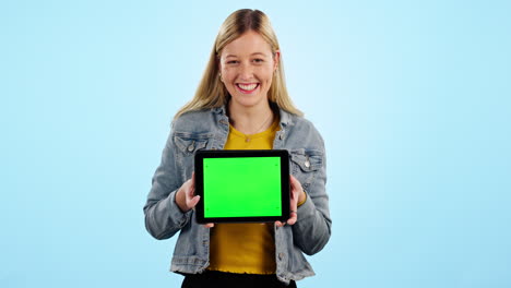 Frau,-Tablet-Und-Glücklich-Mit-Grünem-Bildschirm