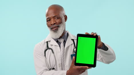 Arzt,-Greenscreen-Tablet
