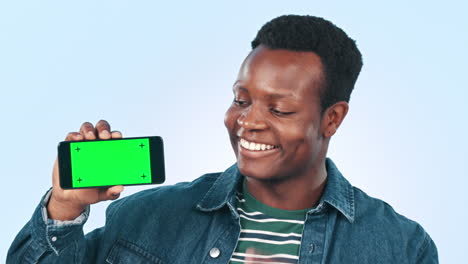 Happy-man,-phone-green-screen