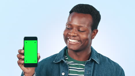 Black-man,-phone-green-screen