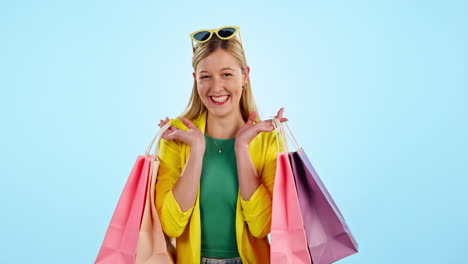 Happy-woman,-shopping-bag-and-fashion-discount