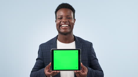 Hombre-Negro-Feliz,-Tableta-Y-Pantalla-Verde