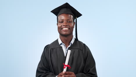 Hombre-Negro-Emocionado,-Graduación