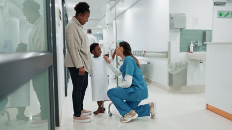 Black-family,-healthcare-and-a-pediatrician