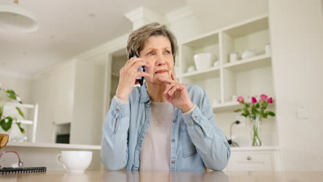 Telefonanruf,-Kommunikation-Und-ältere-Frau
