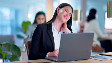 Frustrierte-Frau,-Laptop-Und-Nackenschmerzen-Im-Stress