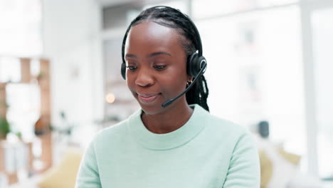 Happy-black-woman,-call-center