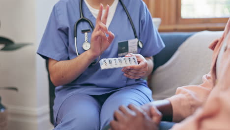 Pillen,-Diskussion-Und-Hände-Der-Krankenschwester-Mit-Dem-Patienten