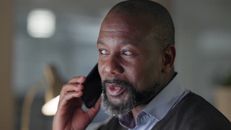 Black-man,-senior-worker-and-phone-call