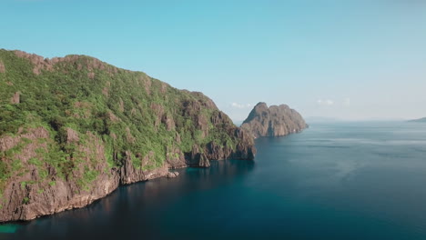Atemberaubende-Luftaufnahme-Einer-Großen-Insel-In-El-Nido,-Palawan,-Philippinen