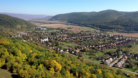 Brilliant-scenery-in-autumn-over-community-Hungary,-in-Perkupa