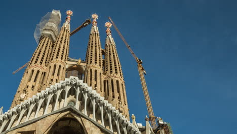 Construction-of-Segrada-Familia-in-Barcelona,-Spain