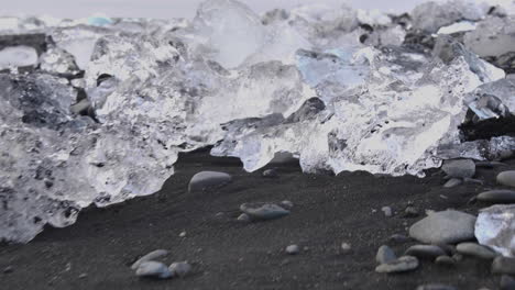 Slow-Motion-of-Diamond-Beach-in-Iceland