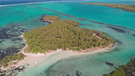 Drone-shot-of-secluded-island-in-Mauritius