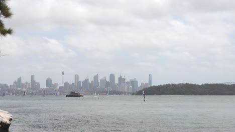 Ferry-crossing-in-front-of-Sydney's-Skyline