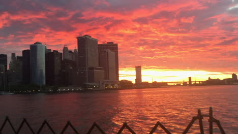 Sunrise-over-the-skyline-of-New-York-City