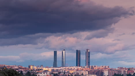 Timelapse-of-Sunrise-in-Madrid,-Spain