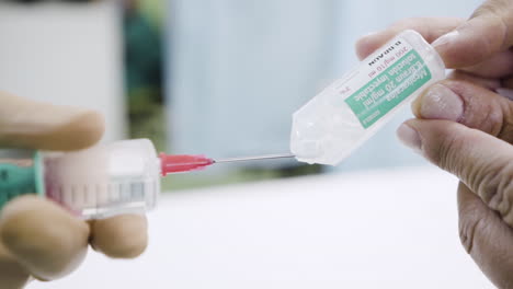 Llenado-De-Recambio-De-Suero-Médico-Para-Sangre-Coagulada