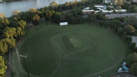 Luftaufnahme-Eines-Ovalen-Feldes-Für-Cricket-Oder-Rugby