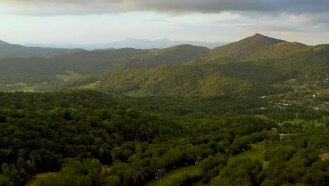 Blue-Ridge-Appalachian-Mountain-Range-Landscape,-Aerial-Panorama
