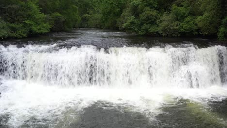 Cascading-River-Stream-Wasserfall-In-North-Carolina-Forest---Antenne