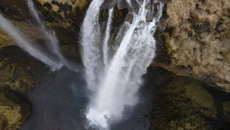 Island-Wasserfall-Seljalandsfoss-Luftdrohne-3.mp4