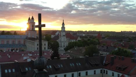 Drohnen-Luftaufnahme-Der-Altstadt-Von-Kaunas