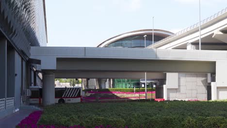 Estación-Rashidiya-Vista-Desde-El-Parque-Al-Rashidiya-En-Dubai,-Emiratos-árabes-Unidos