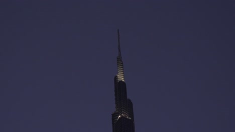Schuss-Von-Der-Spitze-Des-Höchsten-Gebäudes-Der-Welt,-Dem-Burj-Khalifa