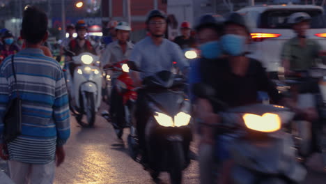 Filmado-En-Un-Puente-En-Hcmc-Tarde-En-La-Noche