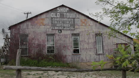 Lado-Del-Depósito-De-Antigüedades-Del-Casco-Antiguo